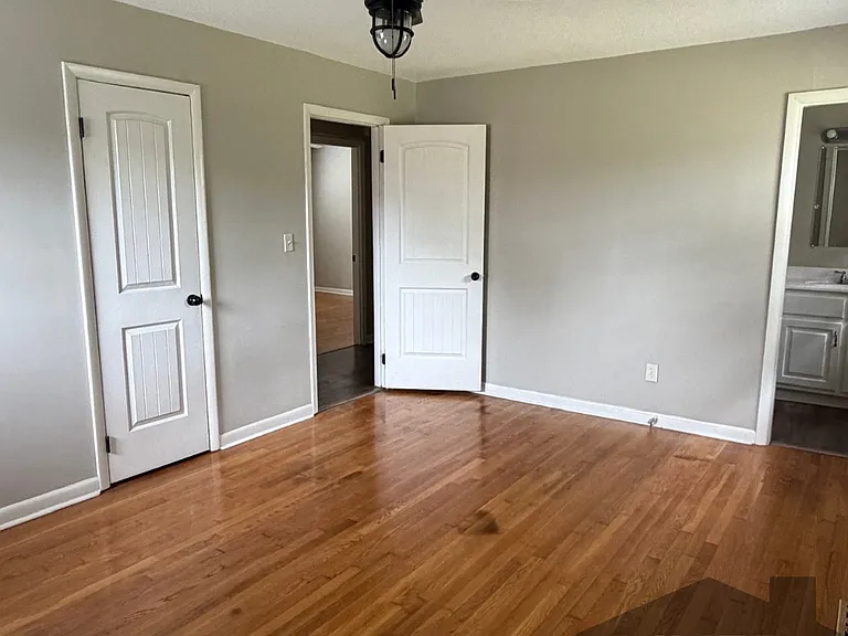 2150 Estaline Dr — Photo 15