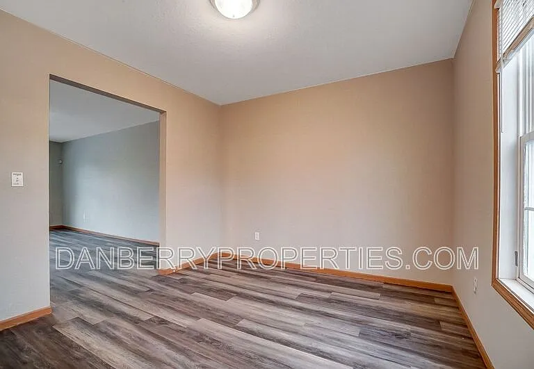 1127 N Byrne Rd #1 — Photo 18