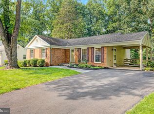 10828 Broadwater Dr, Fairfax, VA 22032