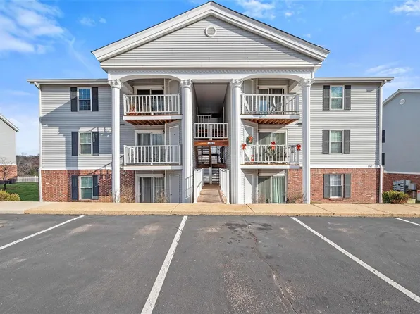 1247 Creve Coeur Crossing Ln APT F, Chesterfield, MO 63017
