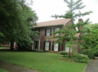 10723 Hobbs Station Rd, Louisville, KY 40223