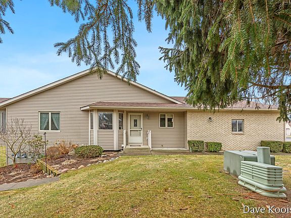 2nd image of 1005 Amber Ridge Dr SW