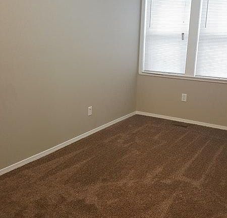 5th image of 410 Iowa Ave