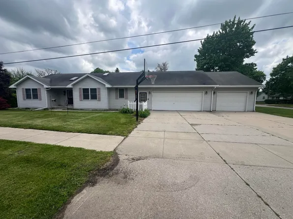 72 E Brink St, Grant, MI 49327