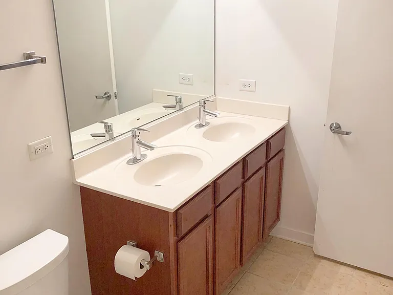 50 E 16th St #1407 — Photo 10