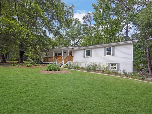 5666 Fawn Dr, Powder Springs, GA 30127