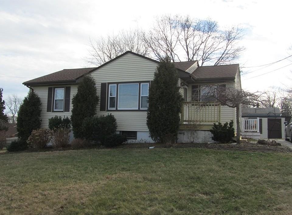 1st image of 91 Evergreen Ave