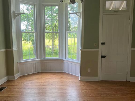3rd image of 1173 Bracketts Farm Rd
