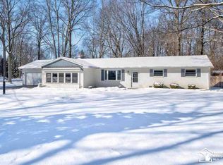 8325 Chamberlain Dr, Lambertville, MI 48144