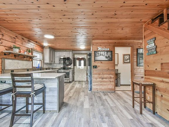 5th image of 230 Silver Maple Ln
