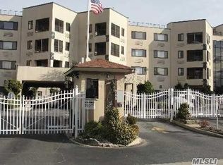 725 Miller Ave APT 105, Freeport, NY 11520