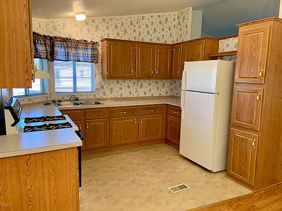 3rd image of 2638 S Pleasant Valley Dr