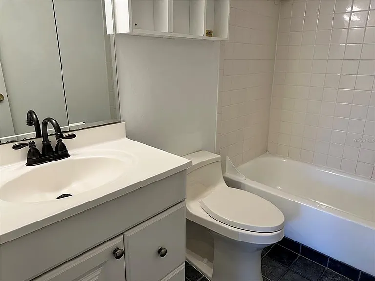 946 Lake Destiny Rd #E — Photo 12