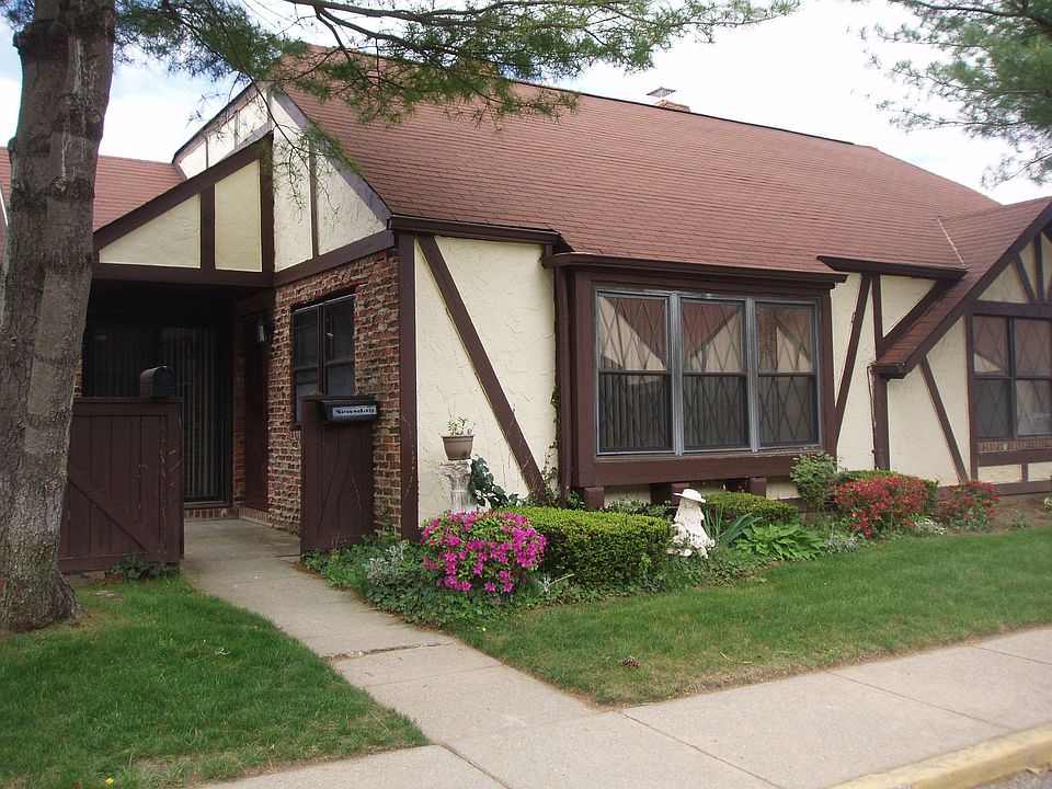 1st image of 33 Summerfield Ct