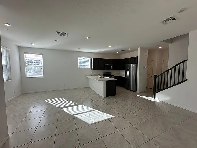 1132 Heliodor Ave — Photo 26