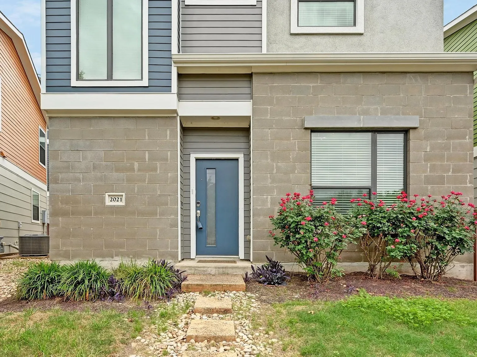 3 bed, 3.0 bath, 1424 sqft, $2,450 — Photo 4