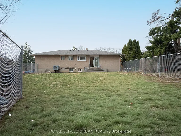 9 Page Ave — Photo 37