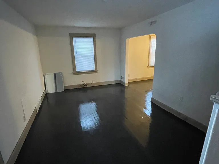 637 Vermont St — Photo 8
