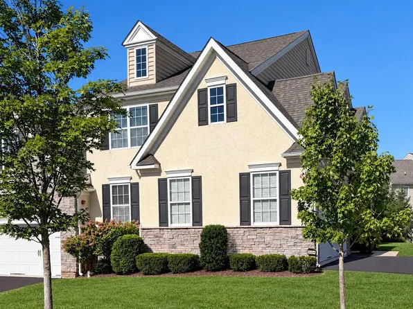 2004 Pleasant Valley Dr, Lansdale, PA 19446