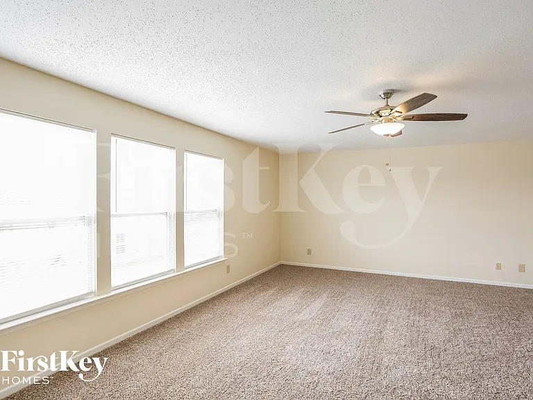 1079 King Maple Dr — Photo 7