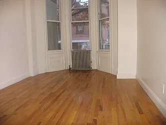 Rented by Rapid Realty Cobble Hill