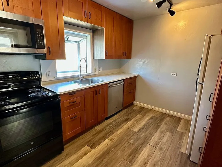 203 S Murdock Ave — Photo 13
