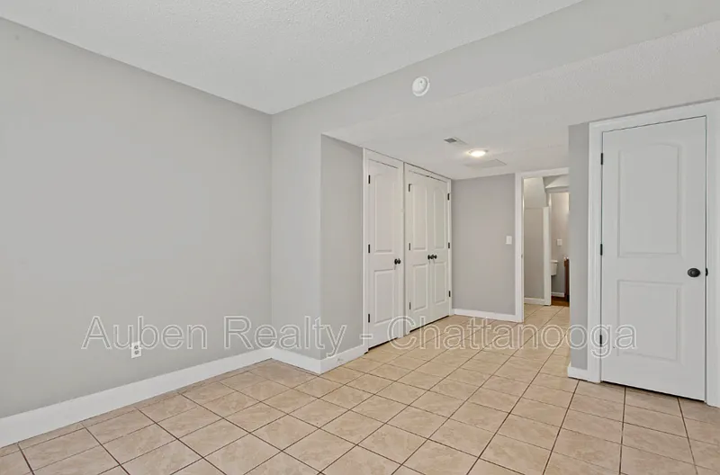 4 bed, 3.0 bath, 1350 sqft, $1,975 — Photo 4