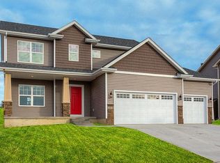 1476 S 95th St, West Des Moines, IA 50266