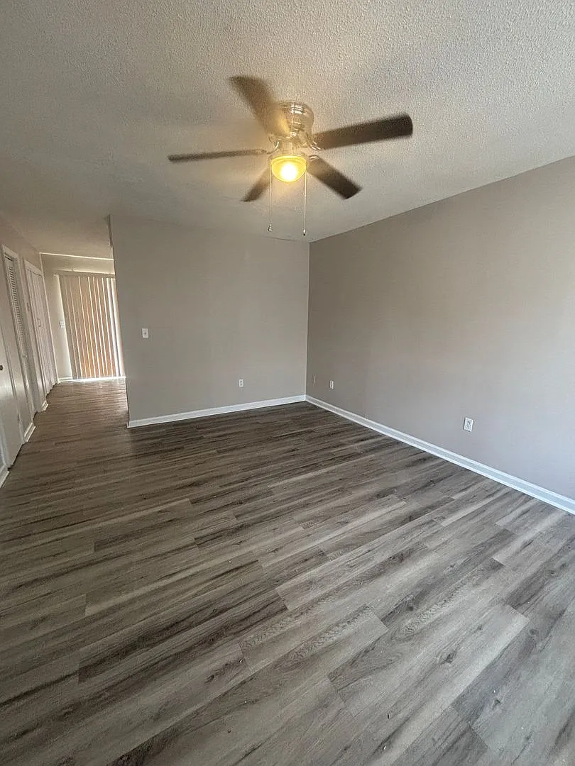 122 Lari Ln — Photo 2