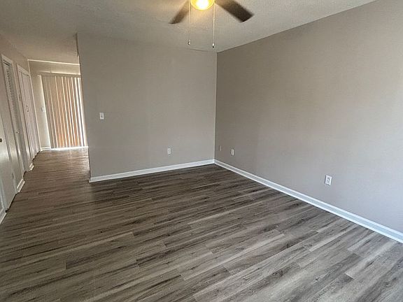 2nd image of 122 Lari Ln E
