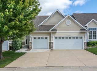 12207 Sunflower Dr, Urbandale, IA 50323