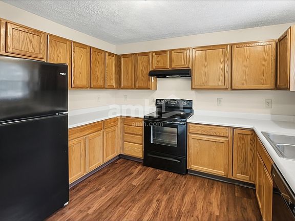 3rd image of 1064 Amherst Blvd