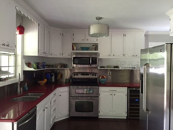 2nd image of 5801 Glen Cove Dr