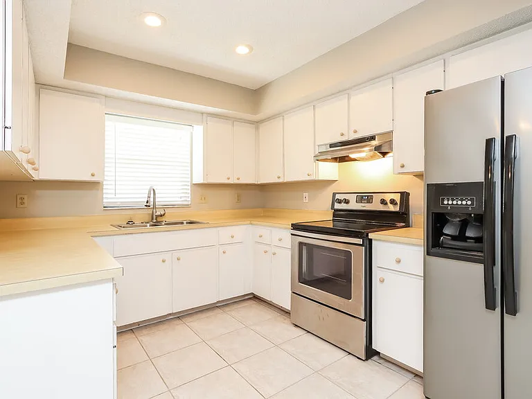 4913 Ithaca Ln — Photo 5