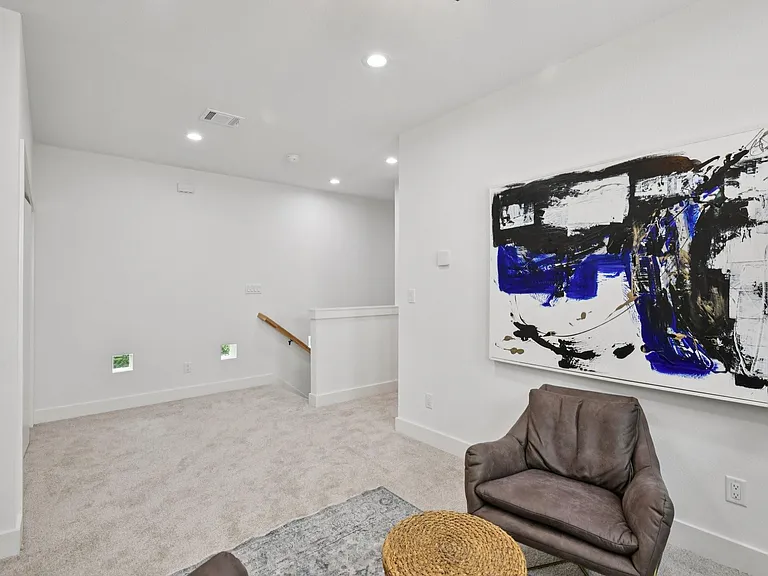 6808 Madrid St — Photo 23