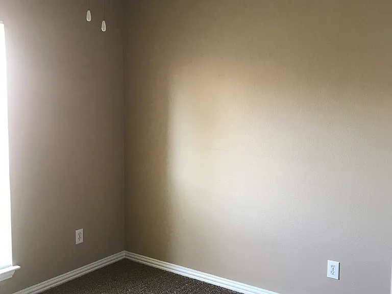 913 Sierra Vista Ct — Photo 10