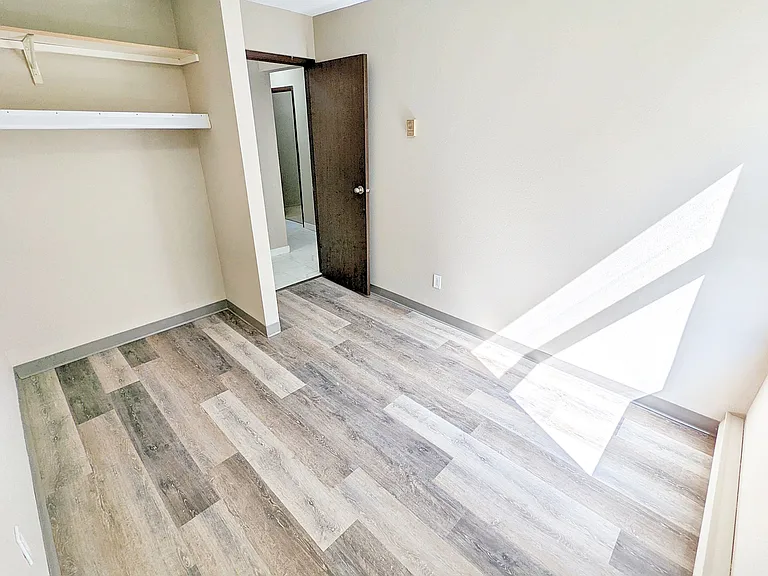 1588 Juniper — Photo 12