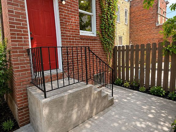 4th image of 1410 S 52nd St #1