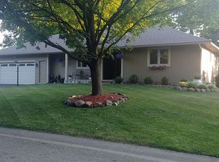 3195 Kenicott Dr, Commerce Township, MI