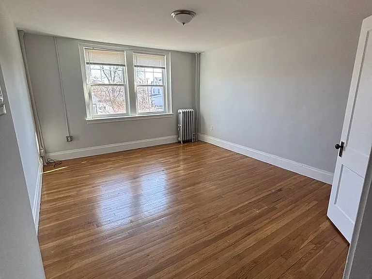 208 Main St. — Photo 35