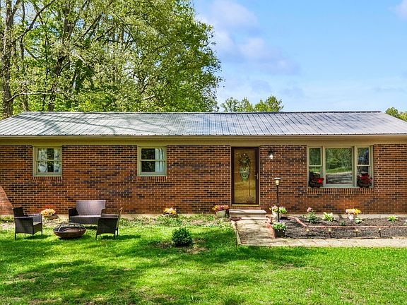 2nd image of 218 Woodside Ln