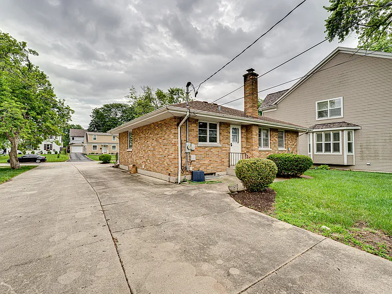 1221 N Webster St — Photo 24