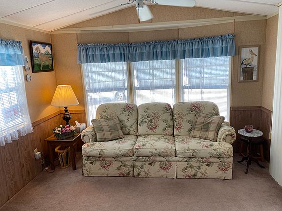 3rd image of 82 Limetree Park Dr