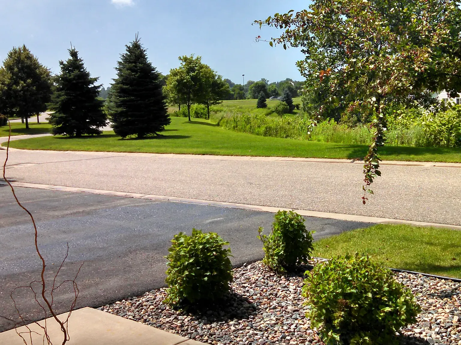 2 bed, 1.5 bath, 1580 sqft, $1,900 — Photo 3