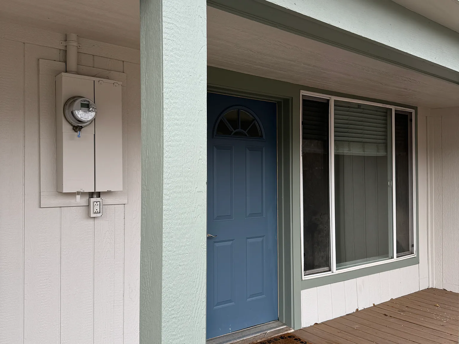 4 bed, 2051 sqft, $1,925 — Photo 2