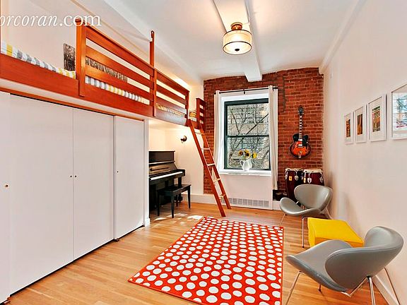 4th image of 380 W 12th St APT 2F