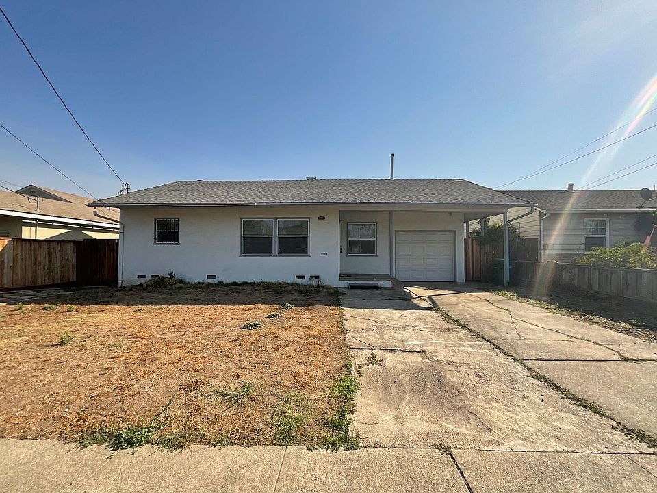 1st image of 32264 Pulaski Dr
