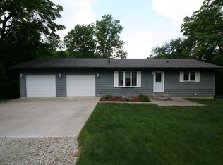 6 Warwick Ct, Mackinaw, IL