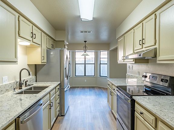3rd image of 510 Mission Arch Dr