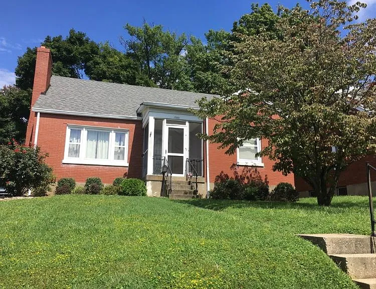 1729 Deer Park Ave — Photo 2
